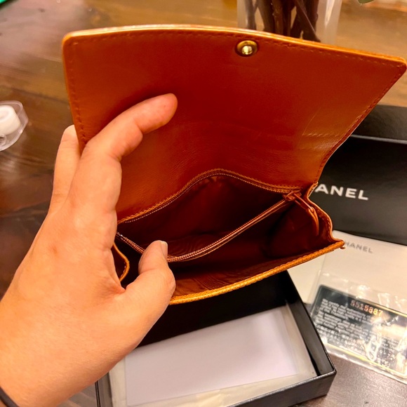 Chanel Wallet in Caviar Leather - Picture 4 of 8